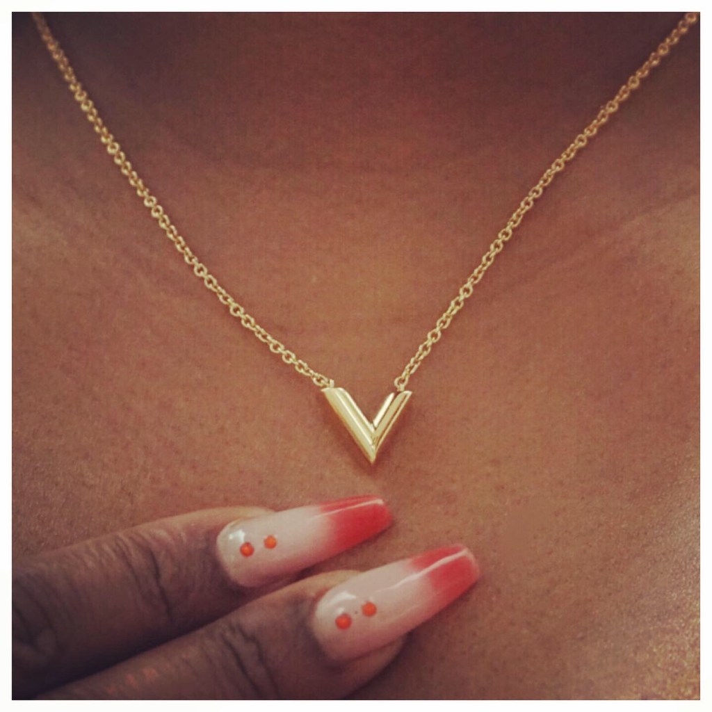 Warm Wishes Ft. Louis Vuitton Essential V Necklace|Reveal|The Luxe Angel​
